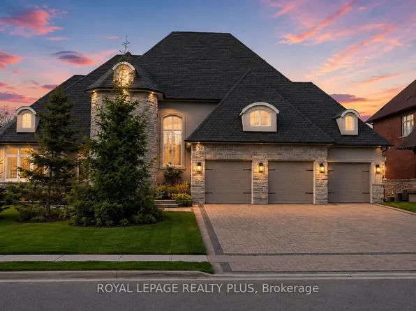 39 Plunkett Ct, Barrie, ON L4N 6M3