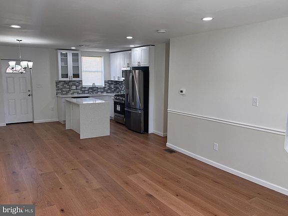 4th image of 7825 Rugby St