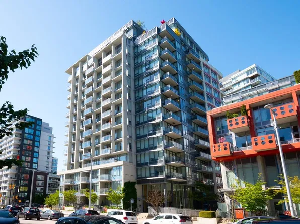 111 E 1st Ave #207, Vancouver, BC V6A 0E9