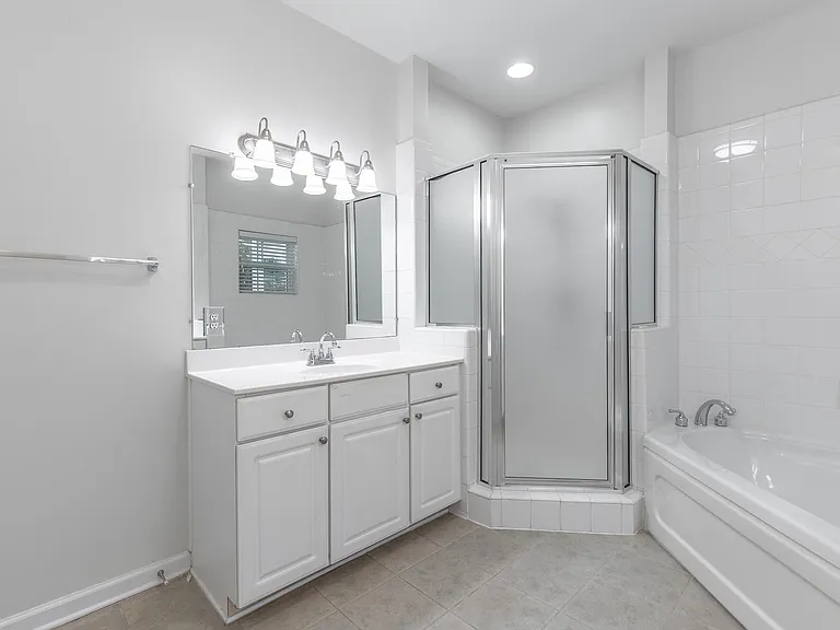 2105 Regency Ct — Photo 24