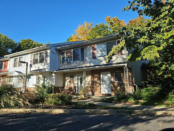 2nd image of 118 Brook Dr