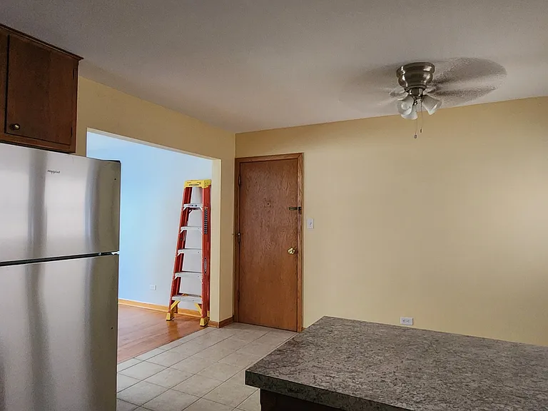 5226 N Delphia Ave — Photo 2
