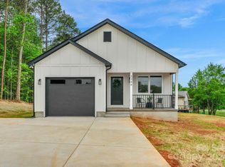 2386 Csi Farm Rd, Hickory, NC 28602