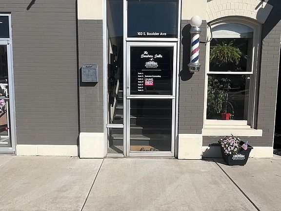 3rd image of 103 S Boulder Ave Suite A