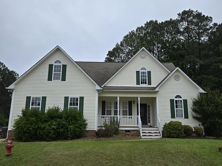 18 Castlewood Dr — Photo 1