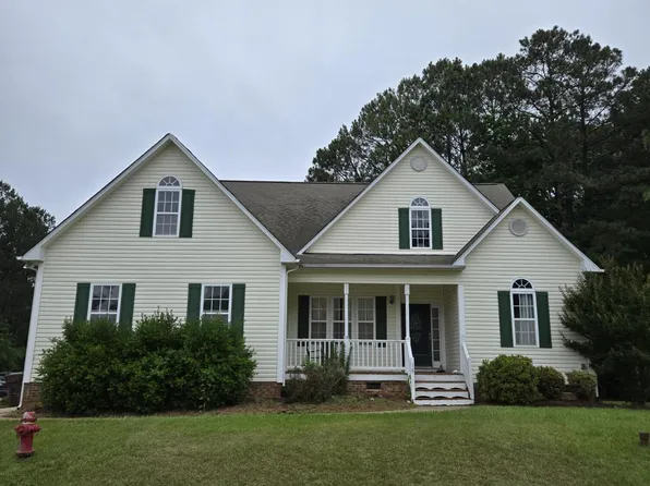 18 Castlewood Dr, Clayton, NC 27520