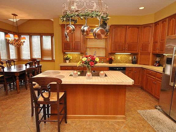 3rd image of 8797 Killie Ct