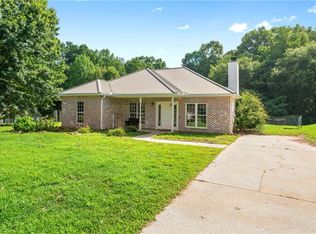 5118 Twin Oaks Ln, Murrayville, GA 30564