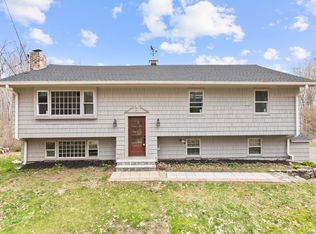 30 Old Green Rd, Sandy Hook, CT 06482
