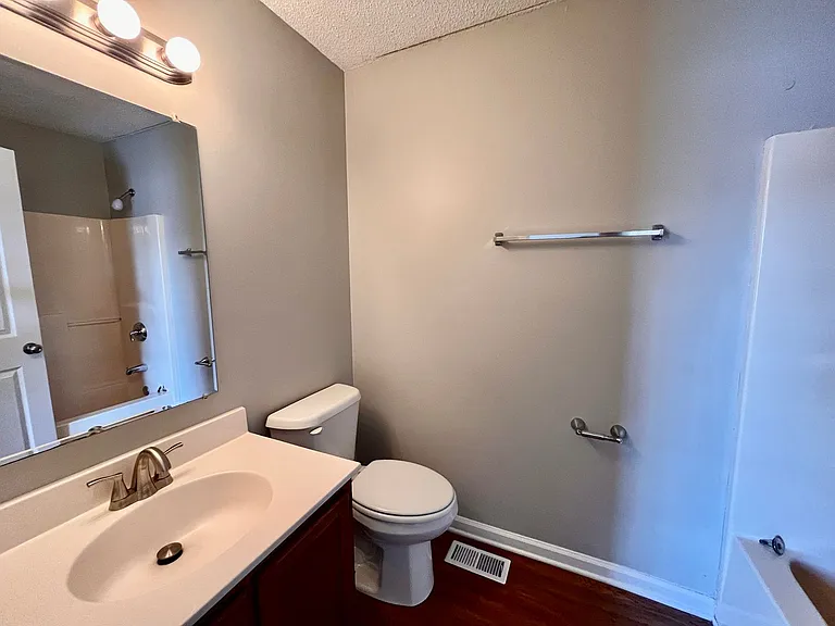135 Lee Dr #3 — Photo 8