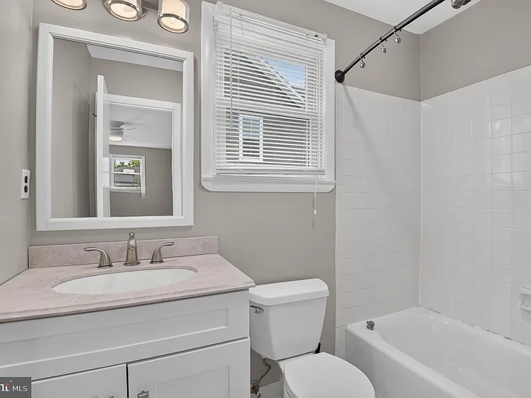 9315 Linden Ave — Photo 15