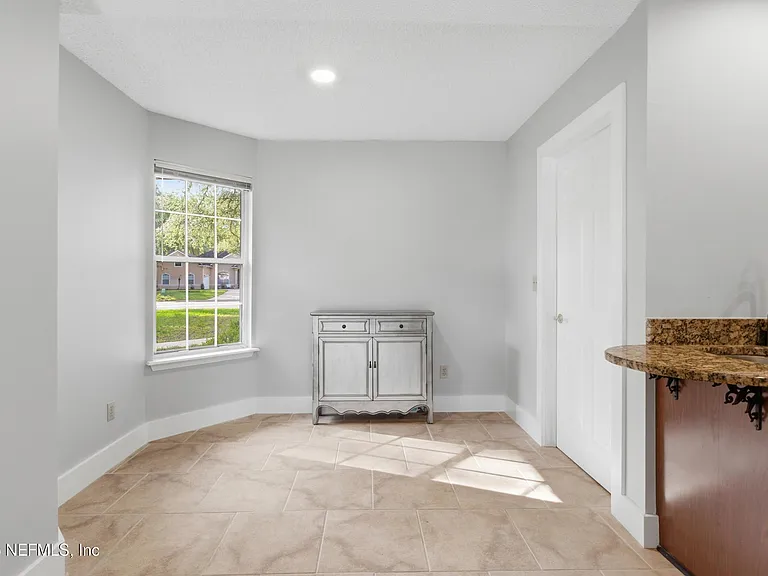421 Chicopee Ct — Photo 22
