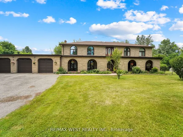 805 Centre Rd, Hamilton, ON L8N 2Z7