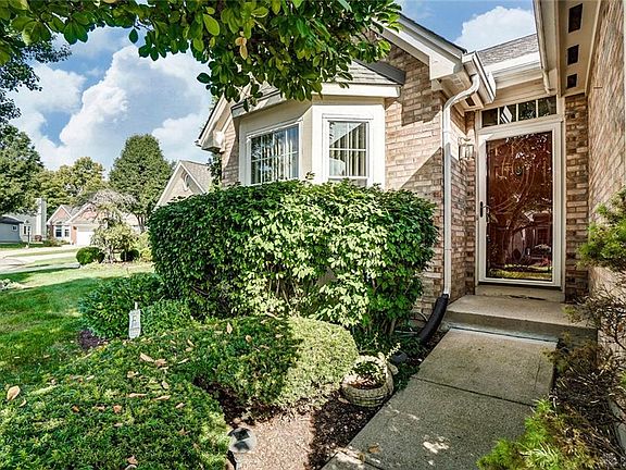 2nd image of 1433 Muirfield Ct