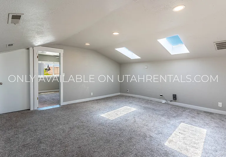 87 N Center St #2 — Photo 7