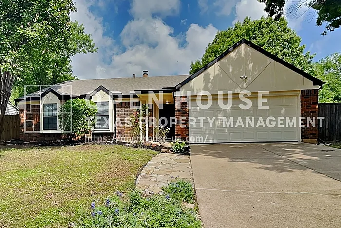 3512 Riverview Dr — Photo 1