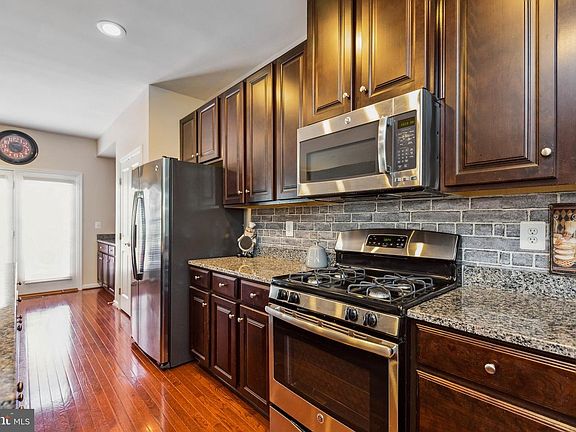 3rd image of 13301 Waterford Hills Blvd
