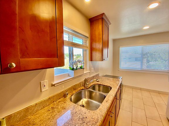 4th image of 695 Sierra Vista Ave APT 3