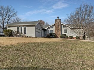 139 Applegate Rd, Kernersville, NC 27284