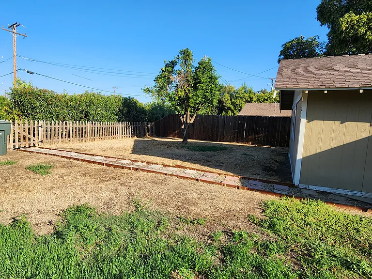 1218 S Watson St — Photo 49
