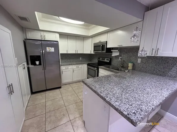 29 Madrid Ln, Fort Lauderdale, FL 33324