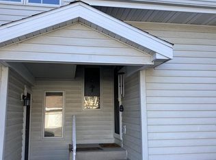 302 Castle Oaks Xing, Waunakee, WI 53597