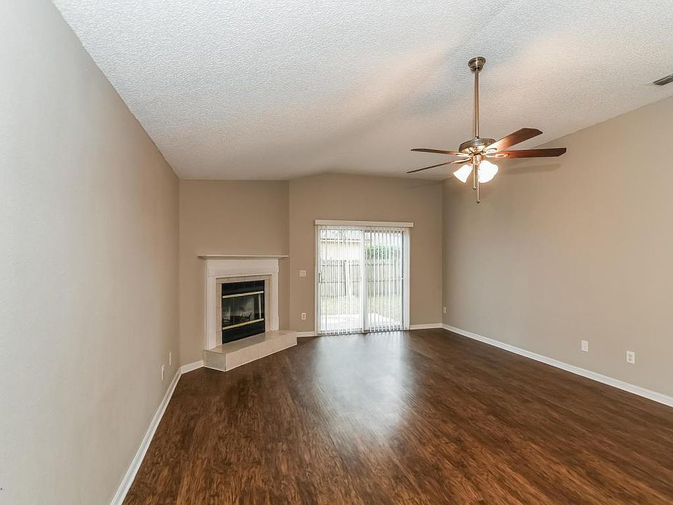 1st image of 285 Turtle Dove Dr