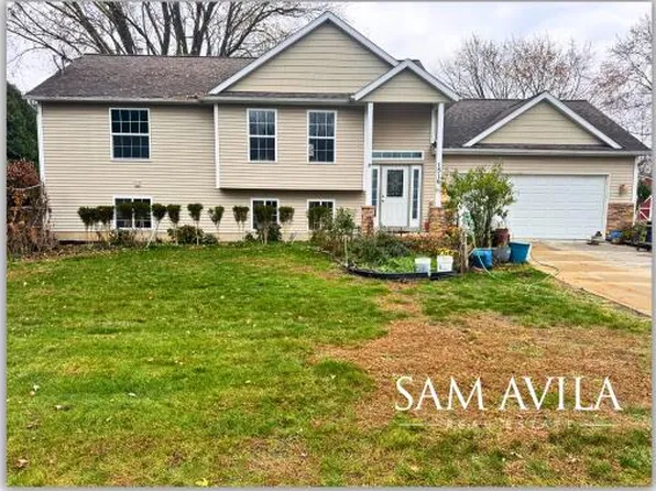 1516 Stuart St, Grand Haven, MI 49417