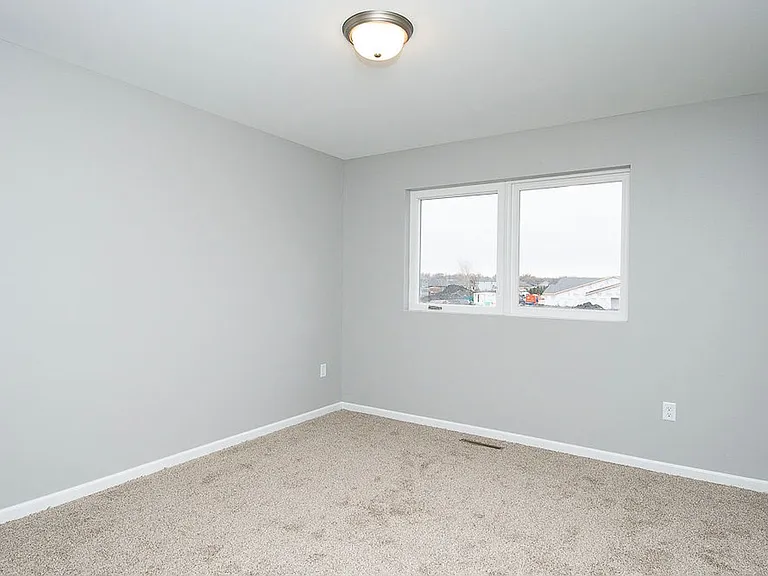 3912 Scorpio Dr SE — Photo 8