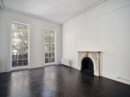 Sold by Sotheby's International Realty | media 18