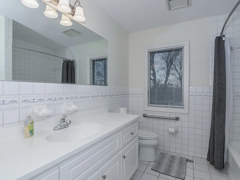 2415 Apricot Ln — Photo 26