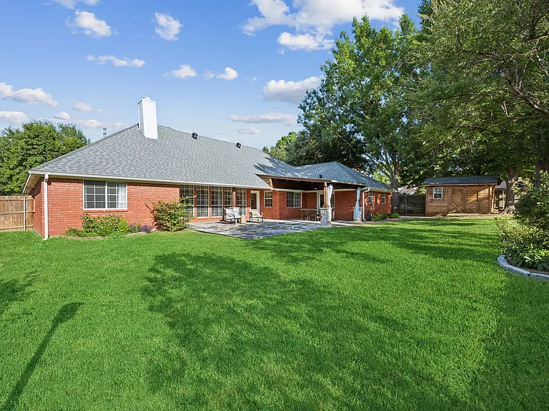 1118 Countryhill Dr — Photo 25