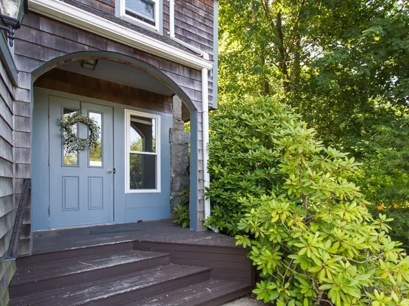 105 Granite St APT 5, Rockport, MA 01966