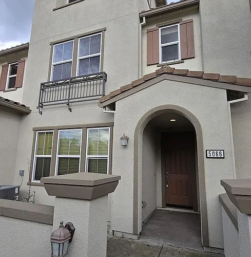 5066 Fioli Loop Photo 1