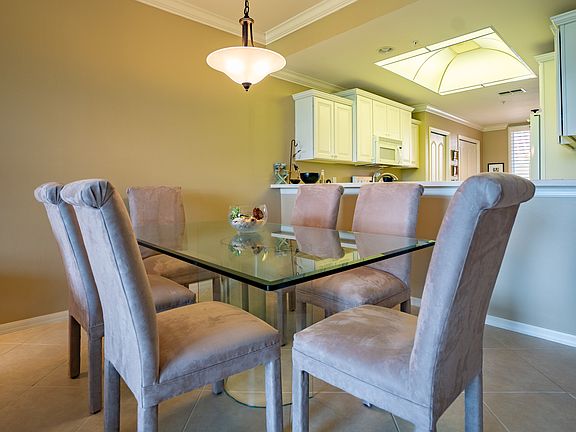 4th image of 10517 Washingtonia Palm Way APT 3912
