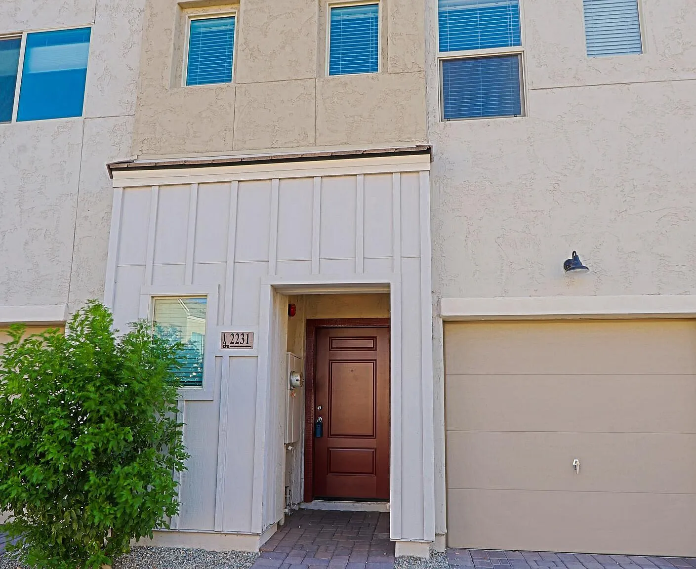 2 bed, 2.5 bath, 1457 sqft, $1,800 — Photo 2