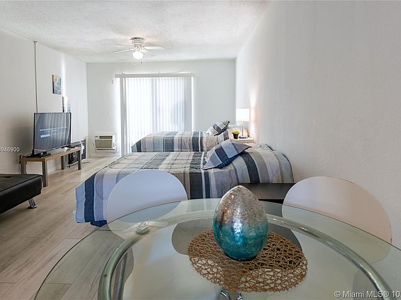 3rd image of 7904 West Dr APT 815