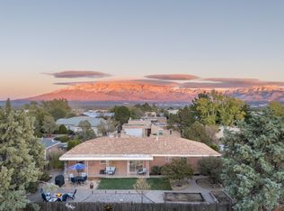 10013 Caddie St NW, Albuquerque, NM 87114