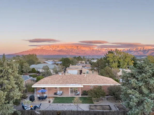 10013 Caddie St NW, Albuquerque, NM 87114