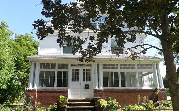 2nd image of 934 Franklin Ave