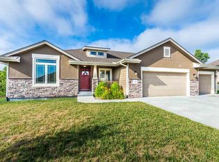 812 Locharno Dr, Manhattan, KS 66503