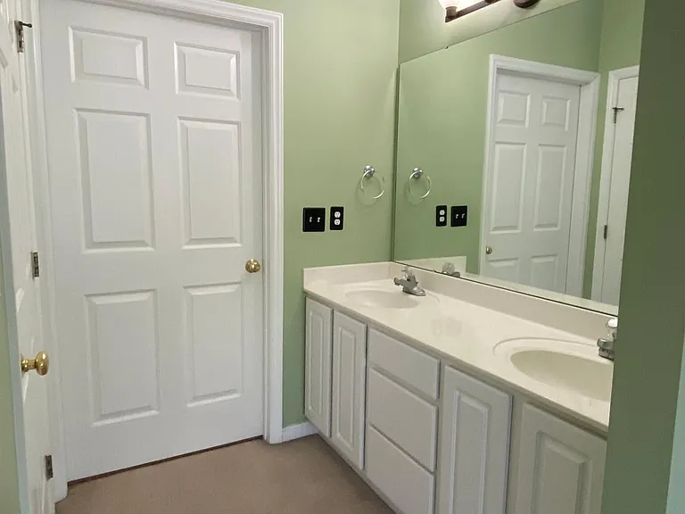 1922 Kudrow Ln — Photo 10
