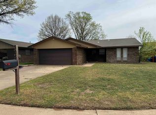 305 S Saddle Rd, Enid, OK 73703