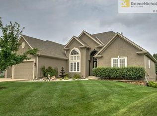 6128 N Elmwood Ave, Gladstone, MO 64119