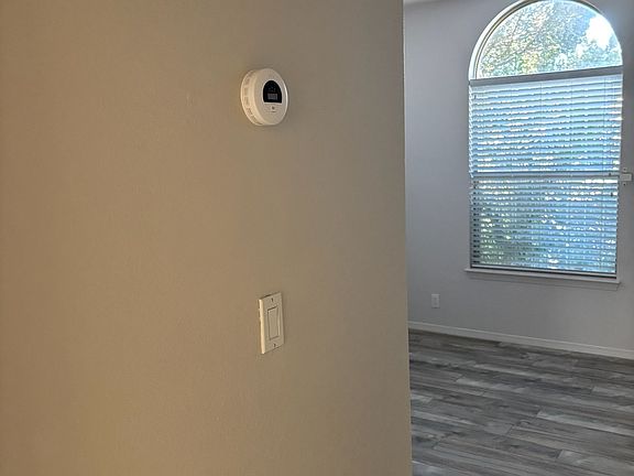 4th image of 10728 Academy Ridge Rd NE