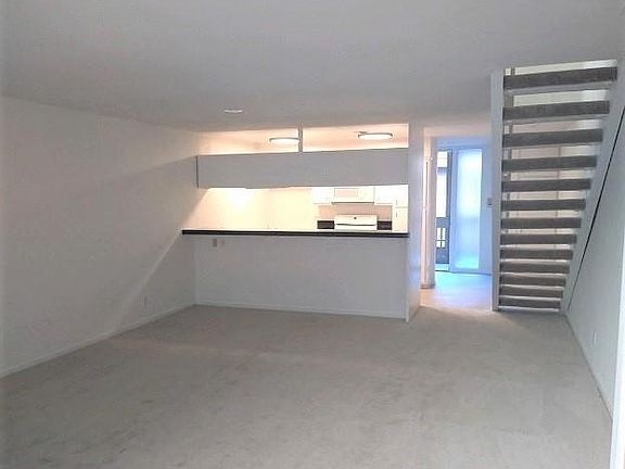5th image of 1414 Greenfield Ave APT 207