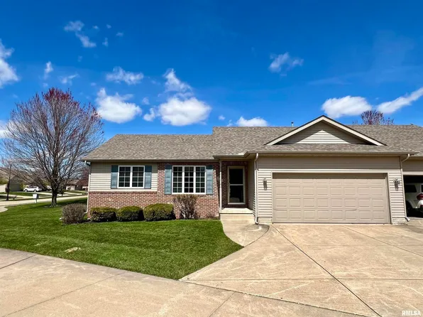 351 Country Club Ct, Eldridge, IA 52748