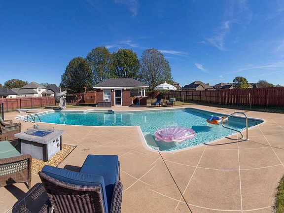 2nd image of 360 Spencer Lakes Dr