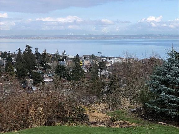 3rd image of 2114 Whalen Dr
