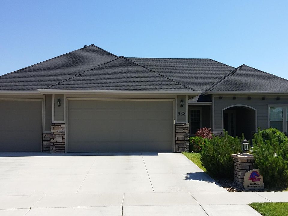 638 W Cedar Pointe Way